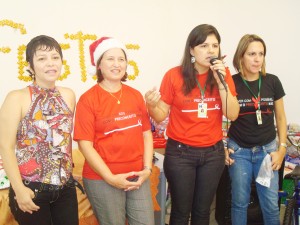 A psicóloga Karina Alessandra agradece os presentes enviados