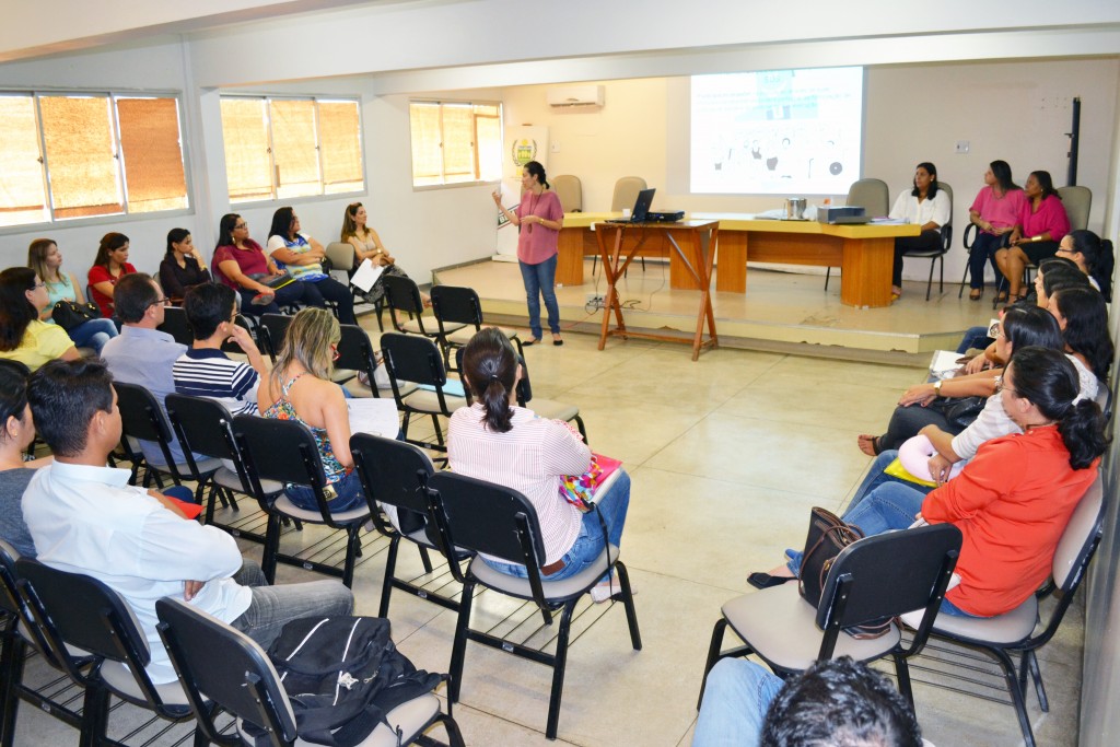 Novos servidores de nível superior conhecem particularidades da instituição em treinamento