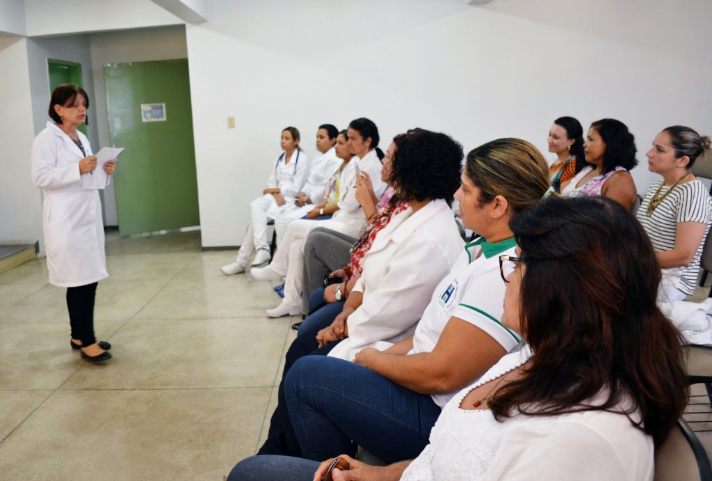 Coordenadora de Enfermagem do HEHA, Ivanise Duarte, faz abertura das comemorações