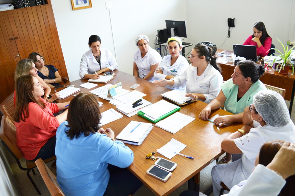 Servidores e coordenadores de diversos setores do HEHA participam das reuniões setoriais